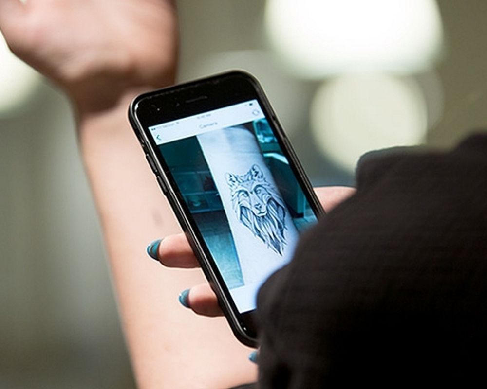 Application pour simuler des tatouages