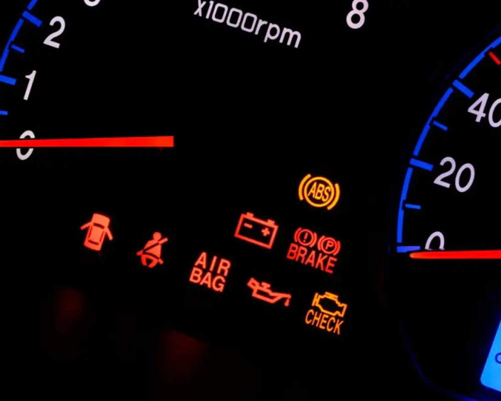 Comment j’ai appris à comprendre les voyants de voiture